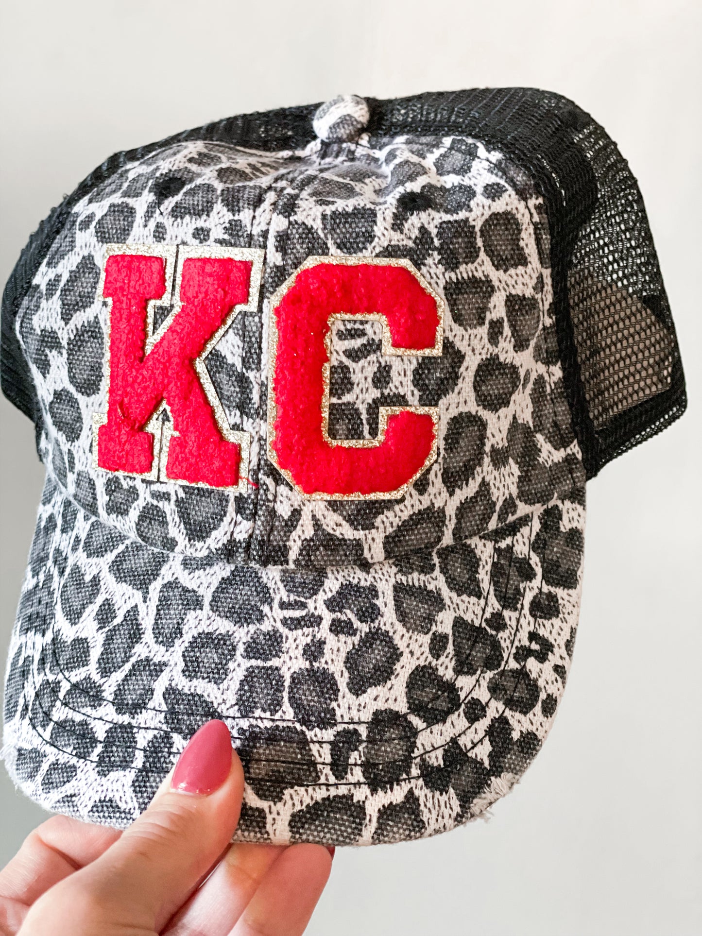 Snow Leopard w/Red KC